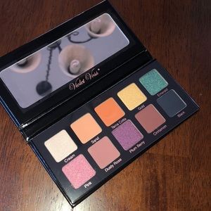 Violet Voss Essentials eye shadow palette!!